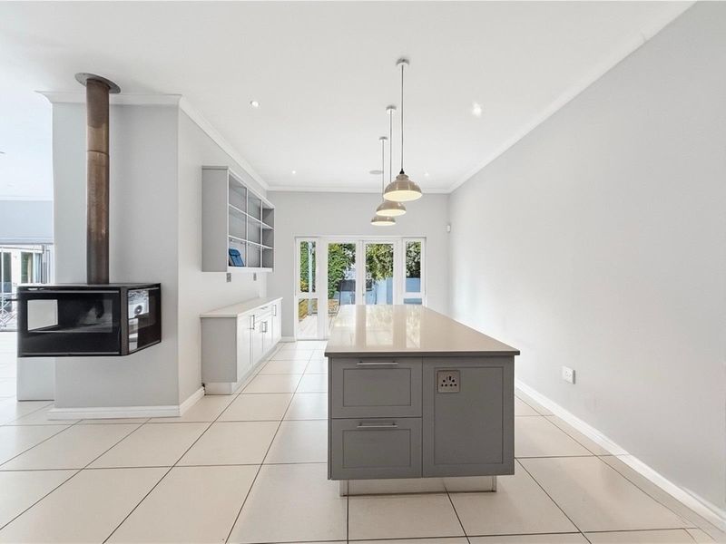 Beautifully Renovated Single-Storey Home in Dainfern Golf Estate - Photo 7