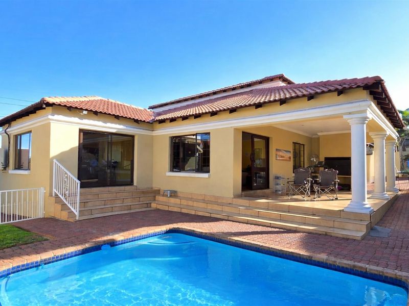 Elevated Family Living with Poolside Entertainment and Energy-Smart Features - Photo 1