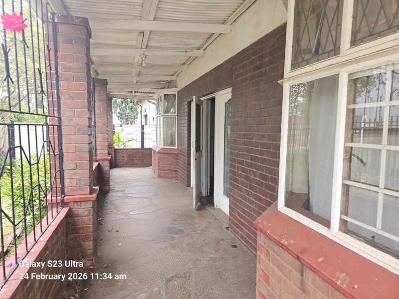 House For Sale in Townsview, Johannesburg - Photo 2