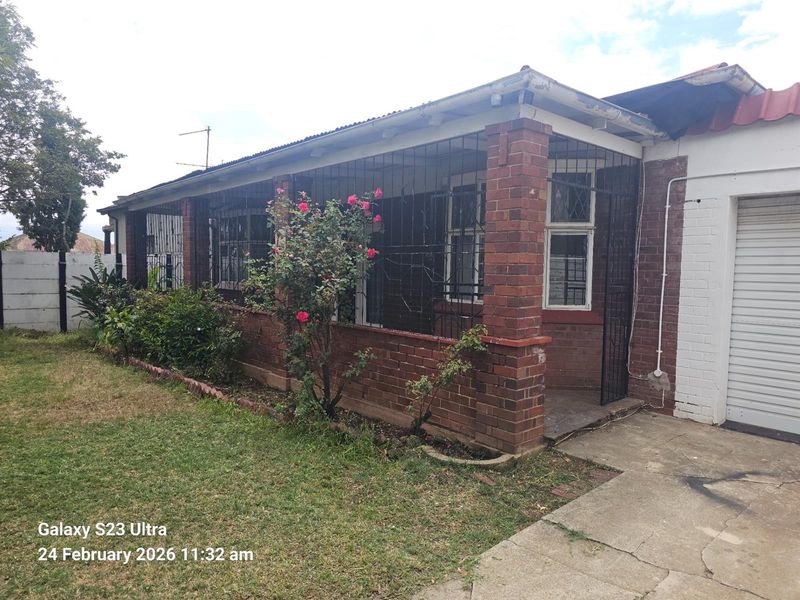 House For Sale in Townsview, Johannesburg - Photo 4