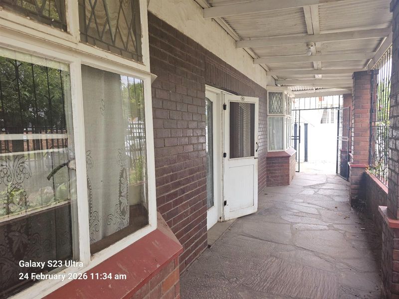 House For Sale in Townsview, Johannesburg - Photo 3