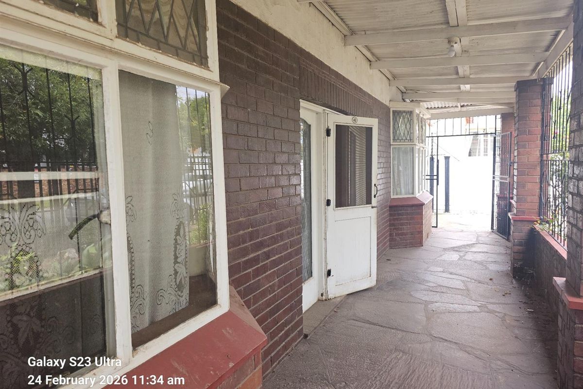 House For Sale in Townsview, Johannesburg - Photo 3