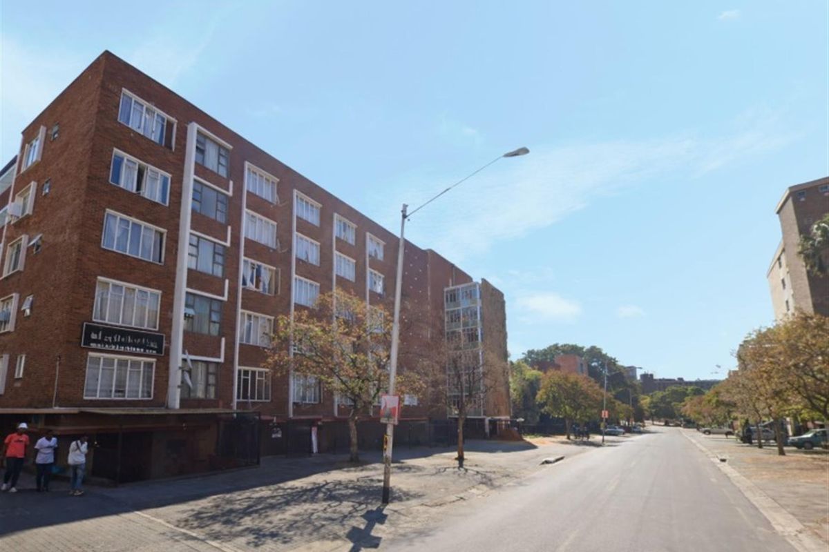 A package of 10 Student quality investment 1bed units - Photo 2