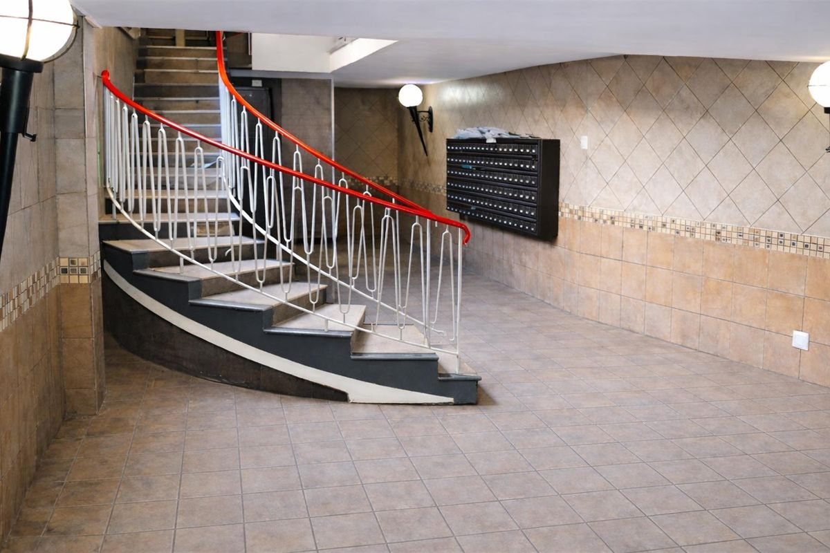 A package of 10 Student quality investment 1bed units - Photo 5