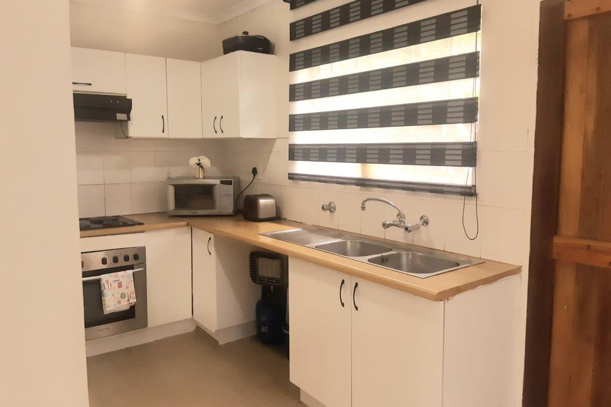 Modern 3-Bedroom Townhouse in Secure, Well-Maintained Complex - Bergbron - Photo 4