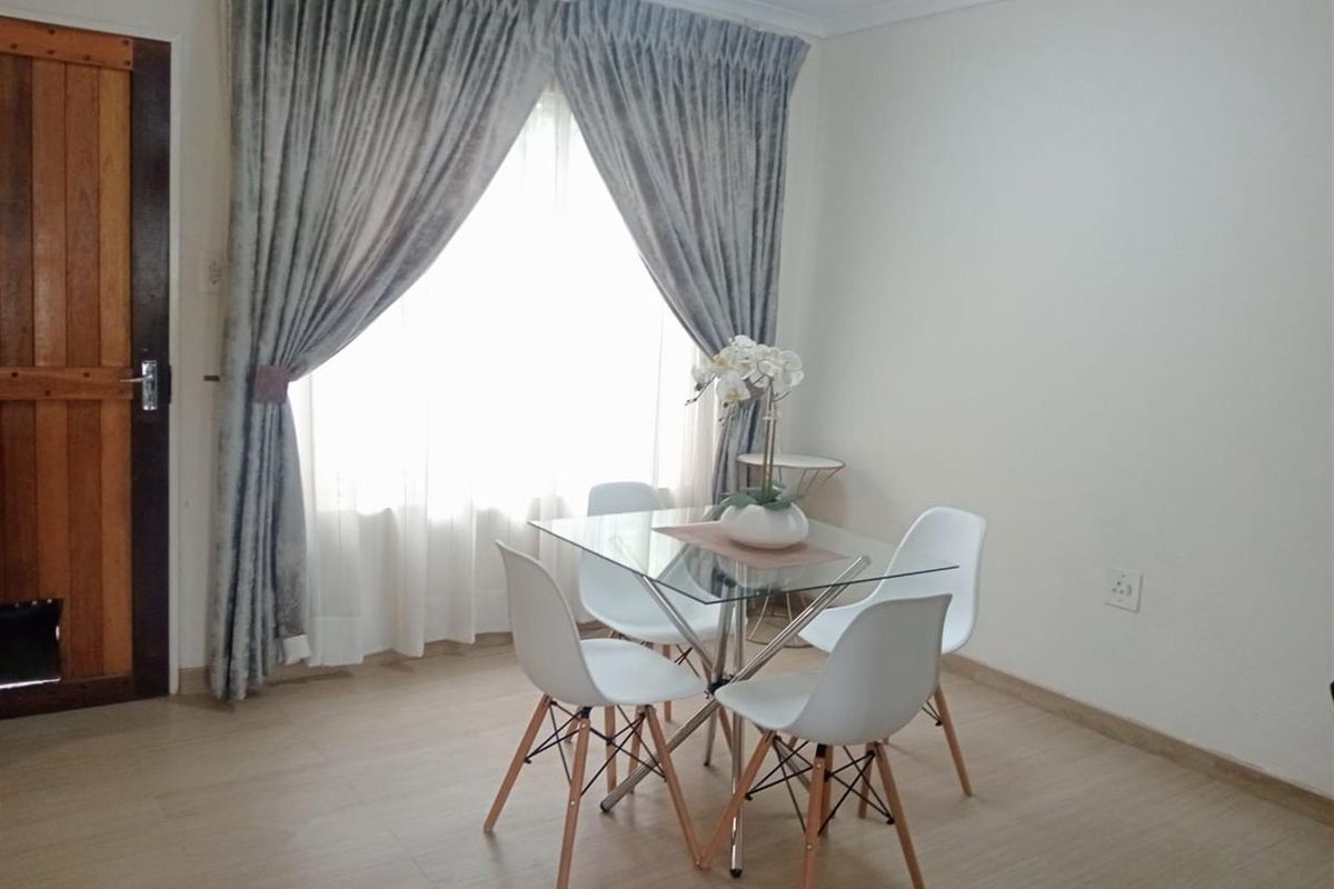 Modern 3-Bedroom Townhouse in Secure, Well-Maintained Complex - Bergbron - Photo 4