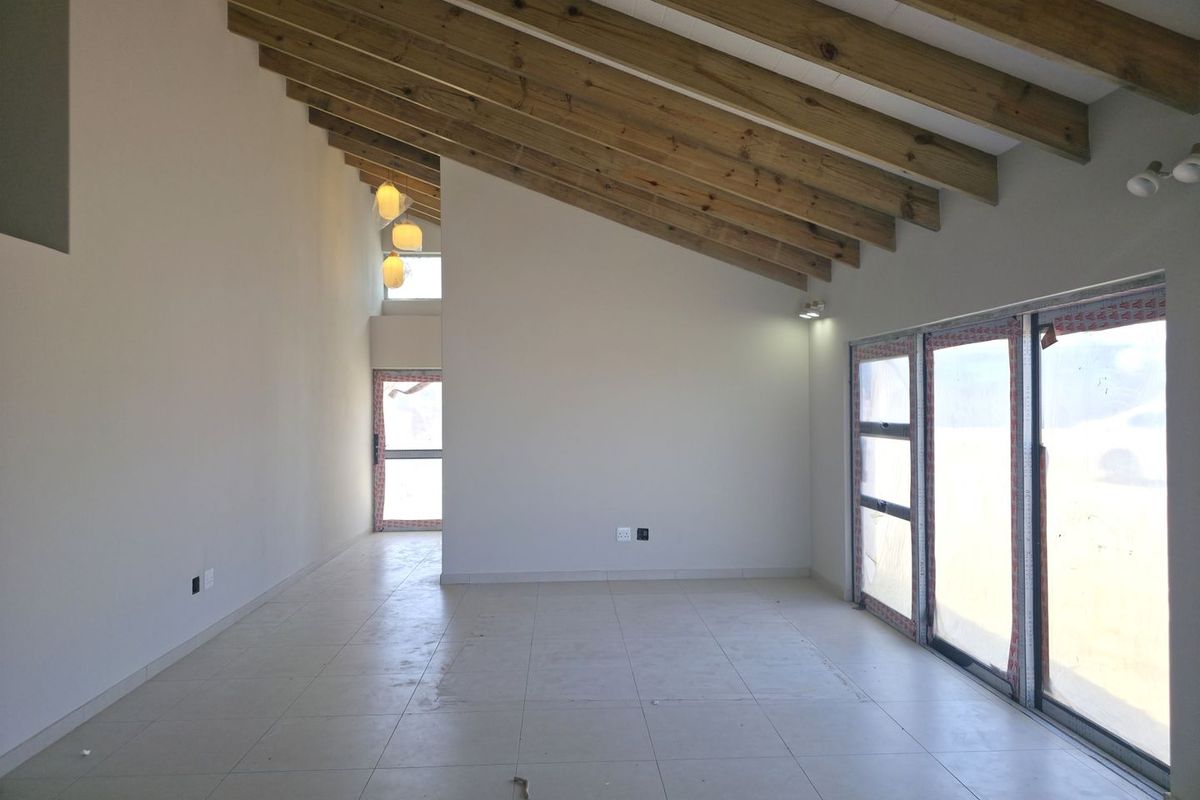 Modern 3 Bedroom Home for Sale in Fountains Estate, Jeffreys Bay | Greenbelt Location | Indoor Braai - Photo 4