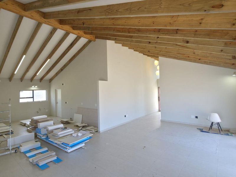 Modern 3 Bedroom Home for Sale in Fountains Estate, Jeffreys Bay | Greenbelt Location | Indoor Braai - Photo 6