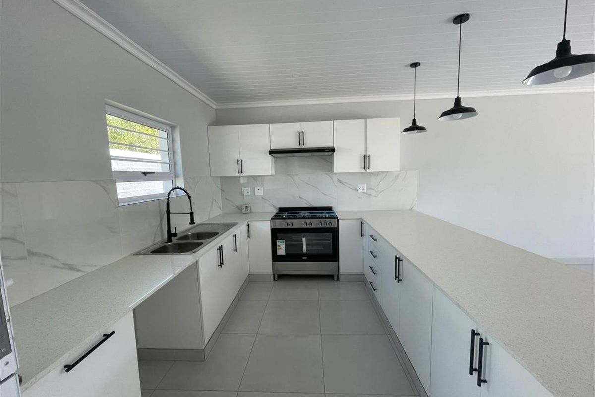 Newly Built 3 Bedroom Home - Coastal Living In Cintsa East - Photo 5