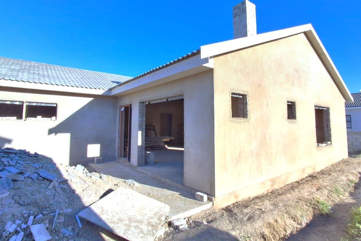 Almost complete house for Sale in Fountains Estate, Jeffreys Bay | Near Fountains Mall - Photo 2