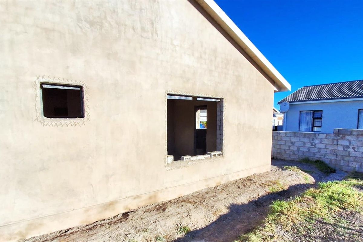 Almost complete house for Sale in Fountains Estate, Jeffreys Bay | Near Fountains Mall - Photo 3