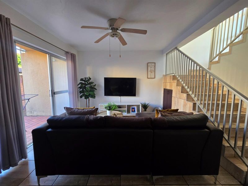 Superneat, Meerensee unit with private garden for sale - Photo 2