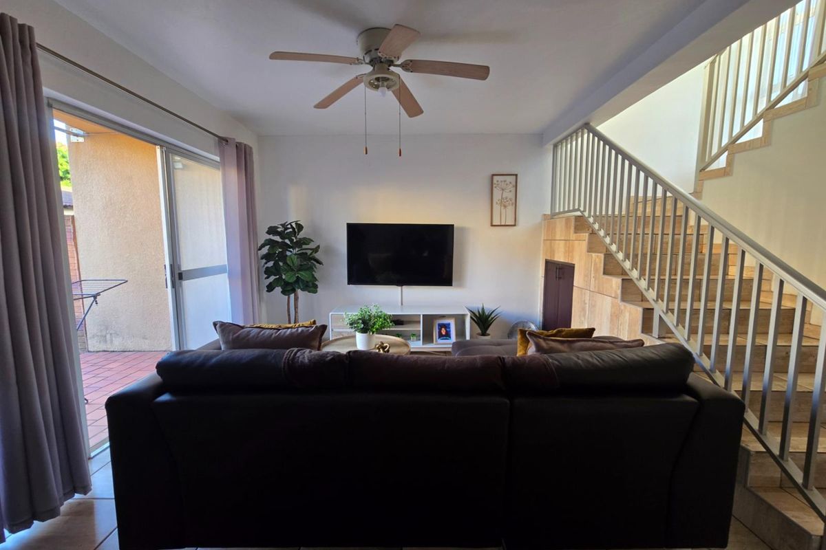 Superneat, Meerensee unit with private garden for sale - Photo 2