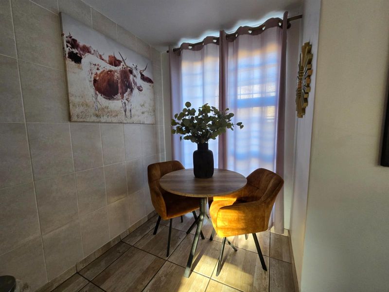 Superneat, Meerensee unit with private garden for sale - Photo 3