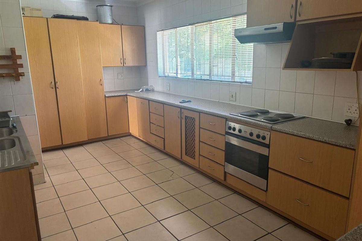 House For Sale in SE 6, Vanderbijlpark SE - Photo 2