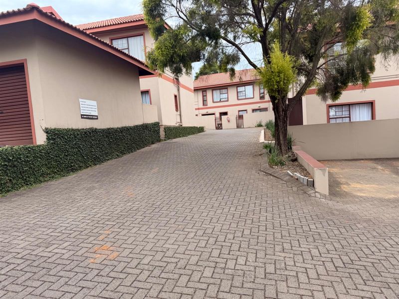 Apartment For Sale in Pioneer Park, Newcastle, KwaZulu Natal - Photo 8