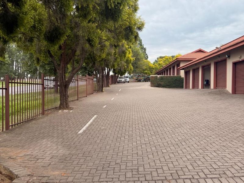 Apartment For Sale in Pioneer Park, Newcastle, KwaZulu Natal - Photo 4