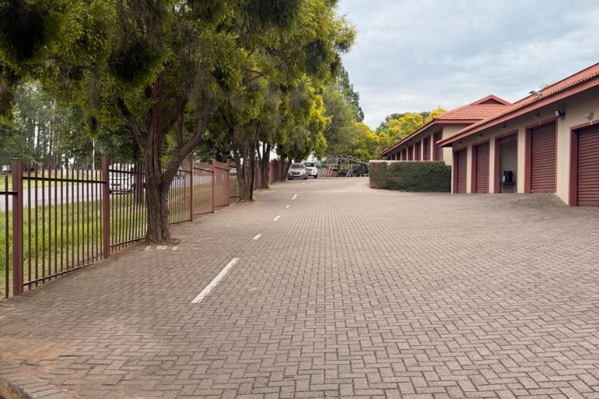 Apartment For Sale in Pioneer Park, Newcastle, KwaZulu Natal - Photo 4