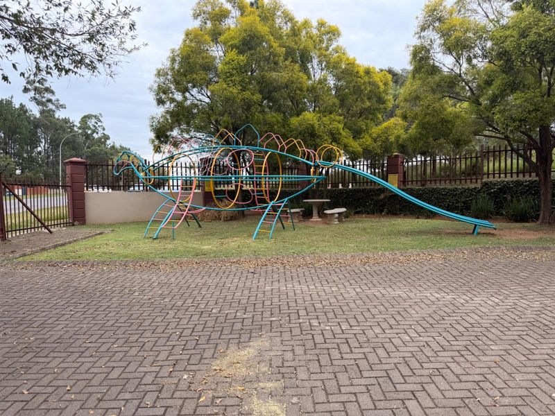 Apartment For Sale in Pioneer Park, Newcastle, KwaZulu Natal - Photo 6