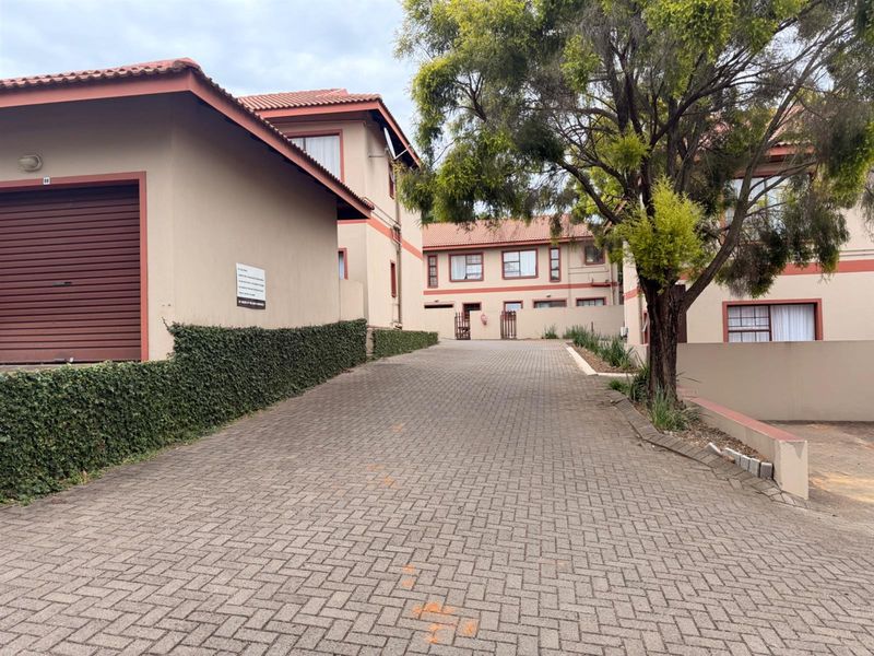 Apartment For Sale in Pioneer Park, Newcastle, KwaZulu Natal - Photo 5