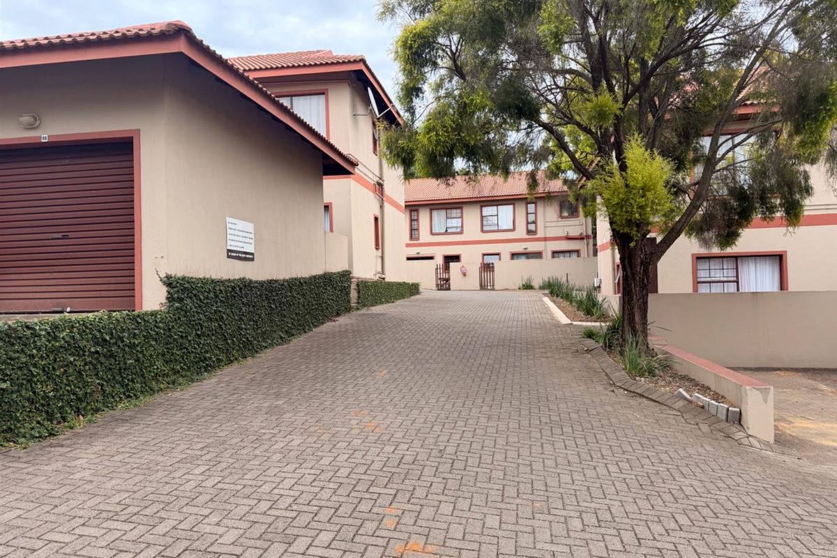 Apartment For Sale in Pioneer Park, Newcastle, KwaZulu Natal - Photo 5