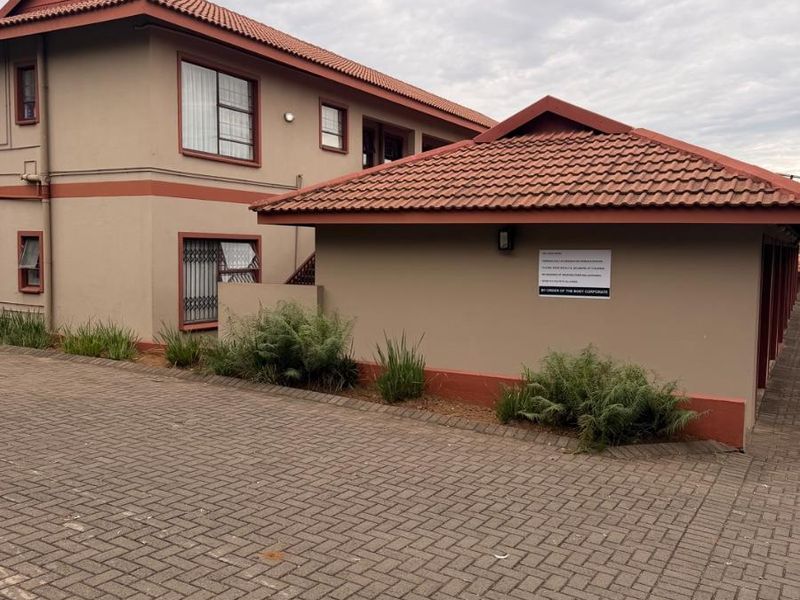 Apartment For Sale in Pioneer Park, Newcastle, KwaZulu Natal - Photo 1