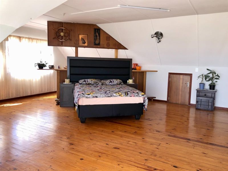 Spacious 3 Bedroom Character Home with Mashie Course and Lagoon Views - Photo 10