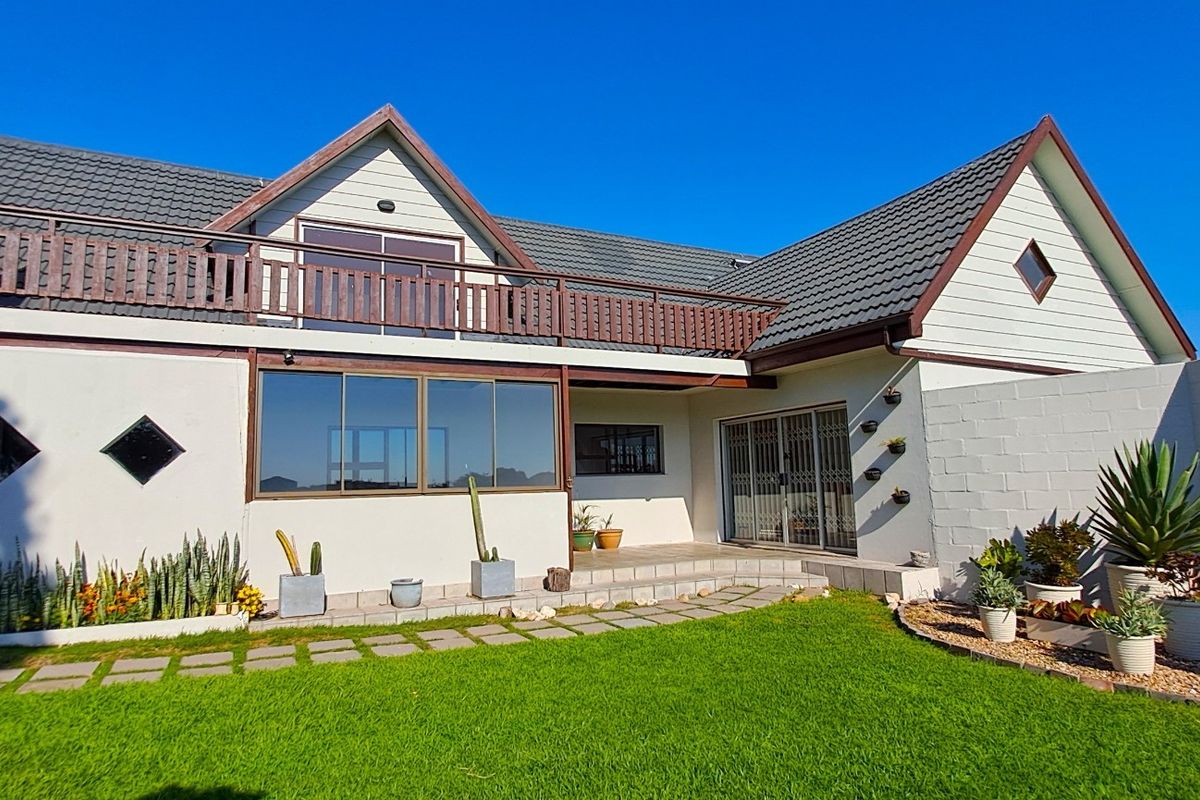 Spacious 3 Bedroom Character Home with Mashie Course and Lagoon Views - Photo 2