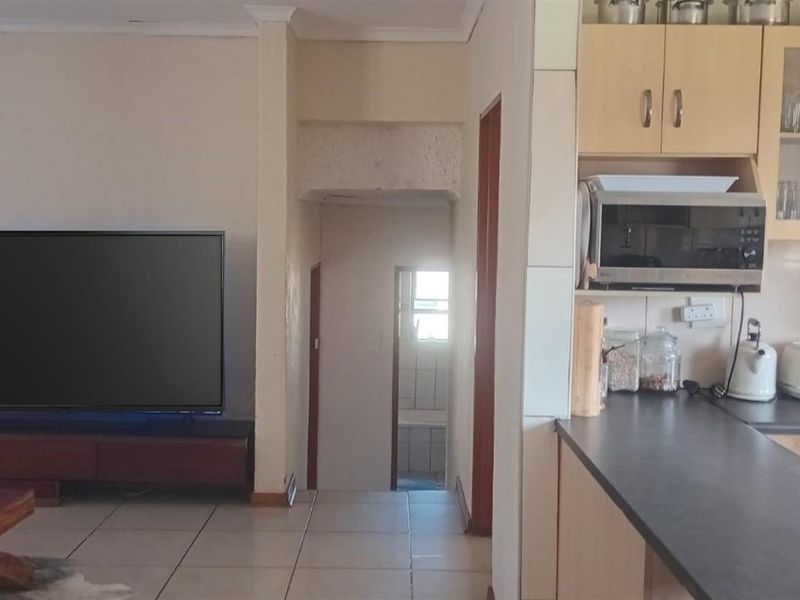 Townhouse For Sale in Aviary Hill, Newcastle, KwaZulu Natal - Photo 9
