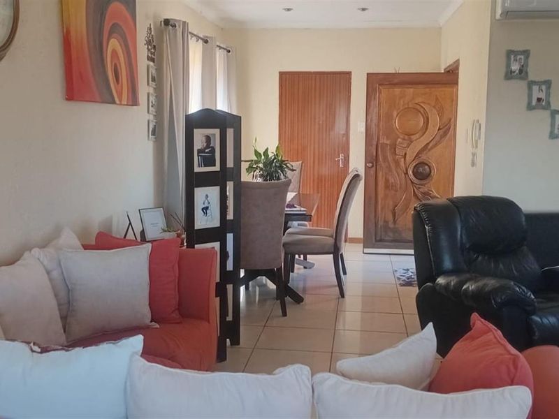 Townhouse For Sale in Aviary Hill, Newcastle, KwaZulu Natal - Photo 5