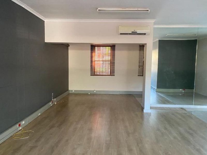 Commercial Property To Rent in Durban North, Durban, KwaZulu Natal - Photo 5