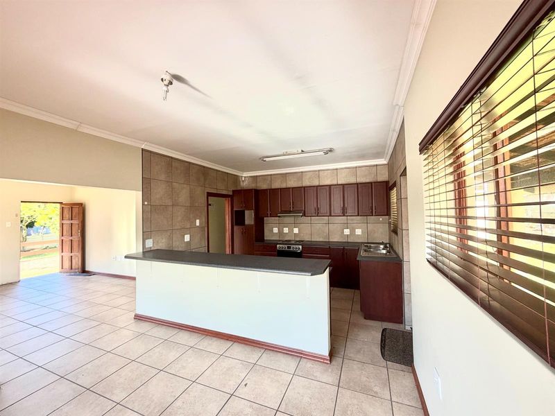 House For Sale in Uvongo Ext 1 KwaZulu-Natal - Photo 5