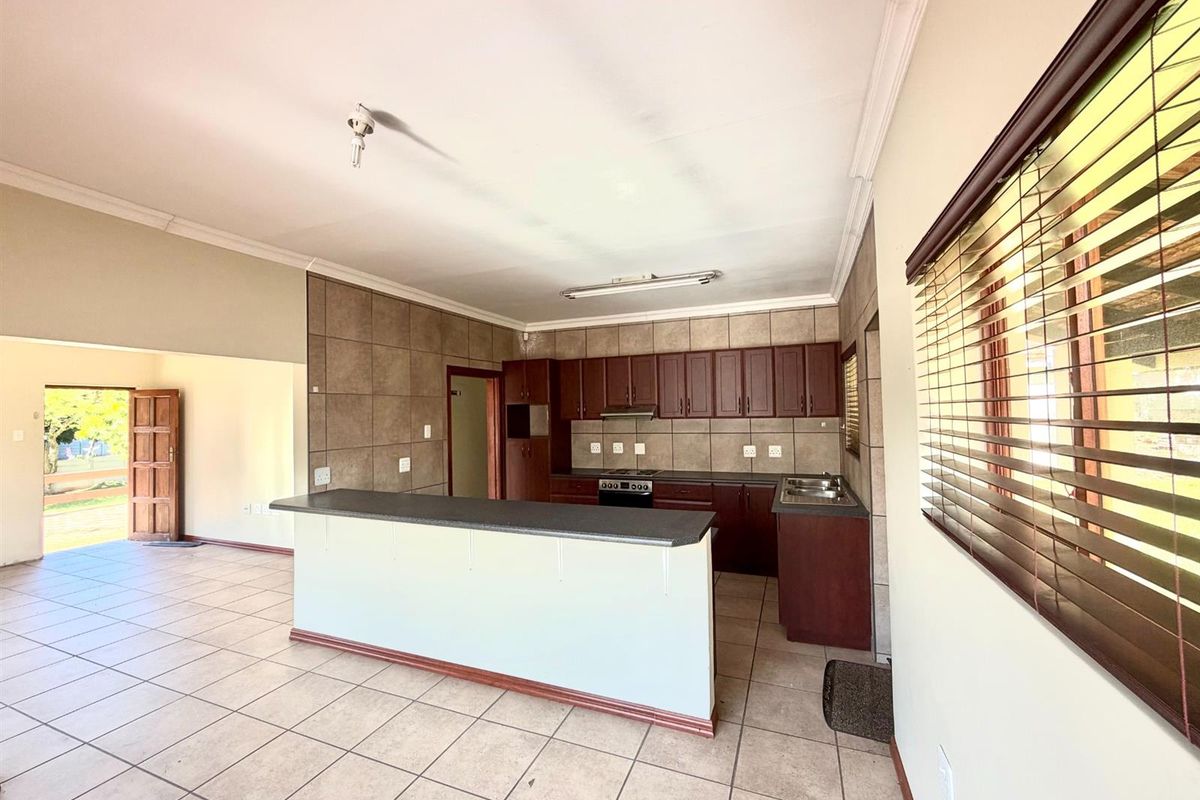House For Sale in Uvongo Ext 1 KwaZulu-Natal - Photo 5