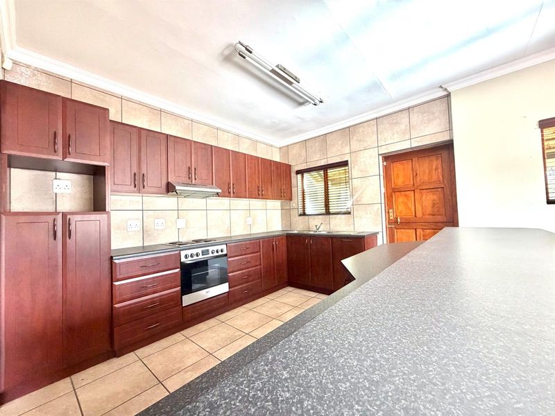 House For Sale in Uvongo Ext 1 KwaZulu-Natal - Photo 4