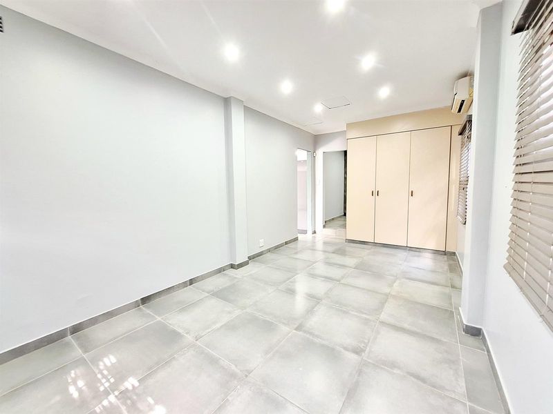 Quiet Standalone Professional Office Space To Rent - in Cowies Hill Park, Pinetown, KwaZulu Natal. - Photo 7