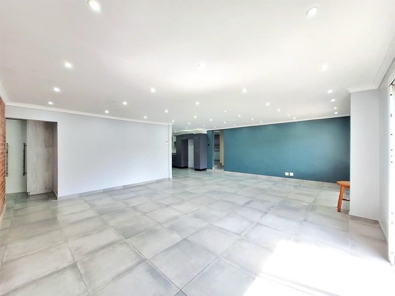 Quiet Standalone Professional Office Space To Rent - in Cowies Hill Park, Pinetown, KwaZulu Natal. - Photo 2