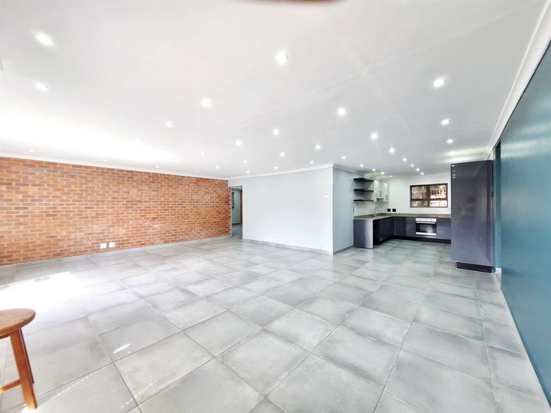 Quiet Standalone Professional Office Space To Rent - in Cowies Hill Park, Pinetown, KwaZulu Natal. - Photo 3