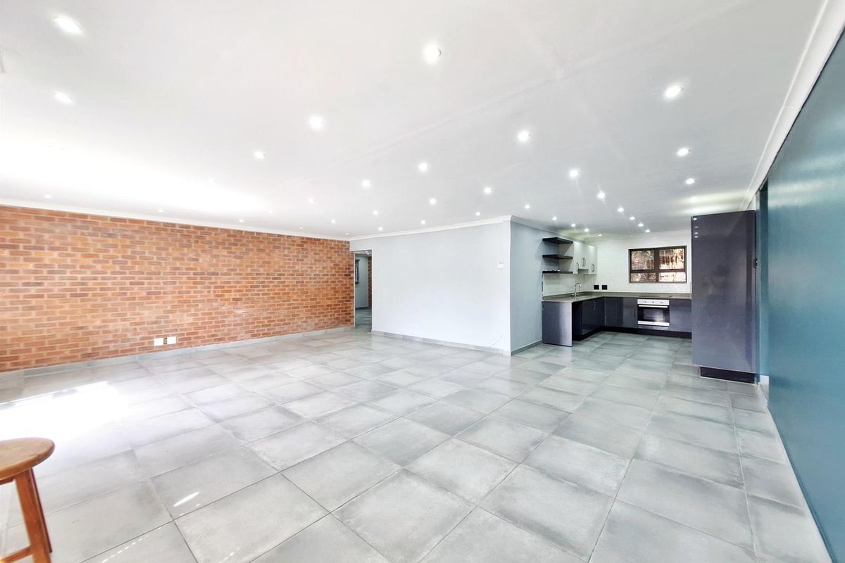 Quiet Standalone Professional Office Space To Rent - in Cowies Hill Park, Pinetown, KwaZulu Natal. - Photo 3