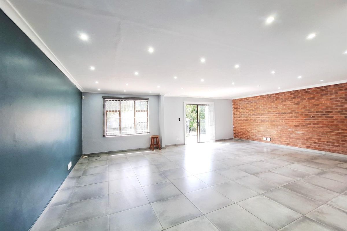 Quiet Standalone Professional Office Space To Rent - in Cowies Hill Park, Pinetown, KwaZulu Natal. - Photo 4