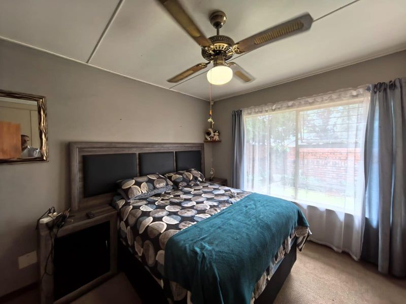 Versatile and Perfectly Placed: The Ultimate Lifestyle or Investment Gem in New Park, Kimberley - Photo 9