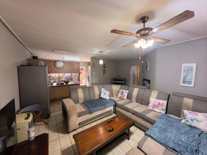 Versatile and Perfectly Placed: The Ultimate Lifestyle or Investment Gem in New Park, Kimberley - Photo 1