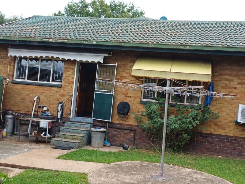 Neat, Well-Maintained Family Home Move-In Ready - Photo 5