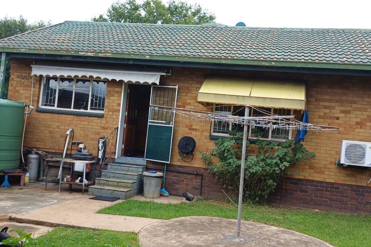 Neat, Well-Maintained Family Home Move-In Ready - Photo 5