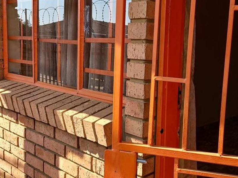 36 Apartment/ Bachelors  For Sale in Mahube Valley, Mamelodi East - Photo 5