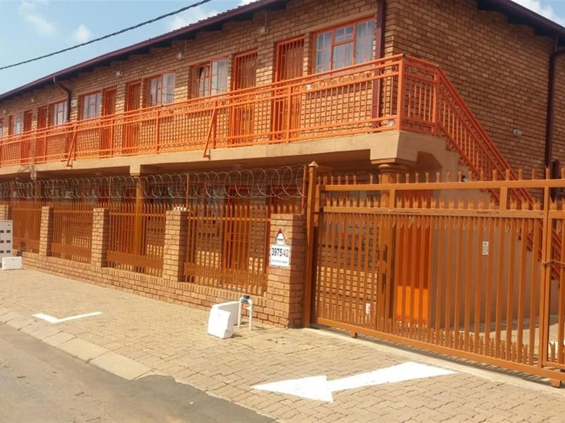 36 Apartment/ Bachelors  For Sale in Mahube Valley, Mamelodi East - Photo 2