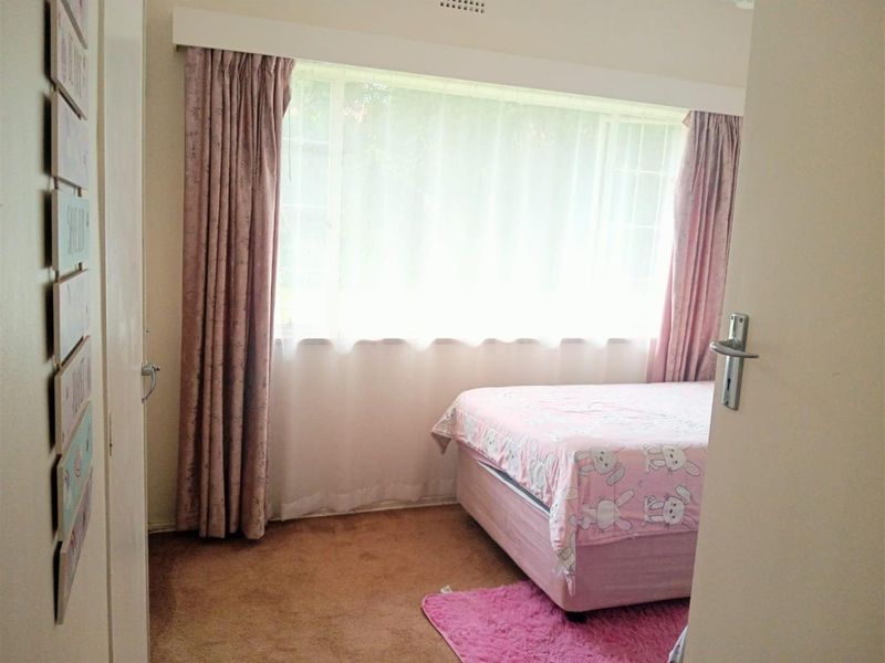 4 Bedroom House For Sale in Windsor Glen, Randburg - Photo 10