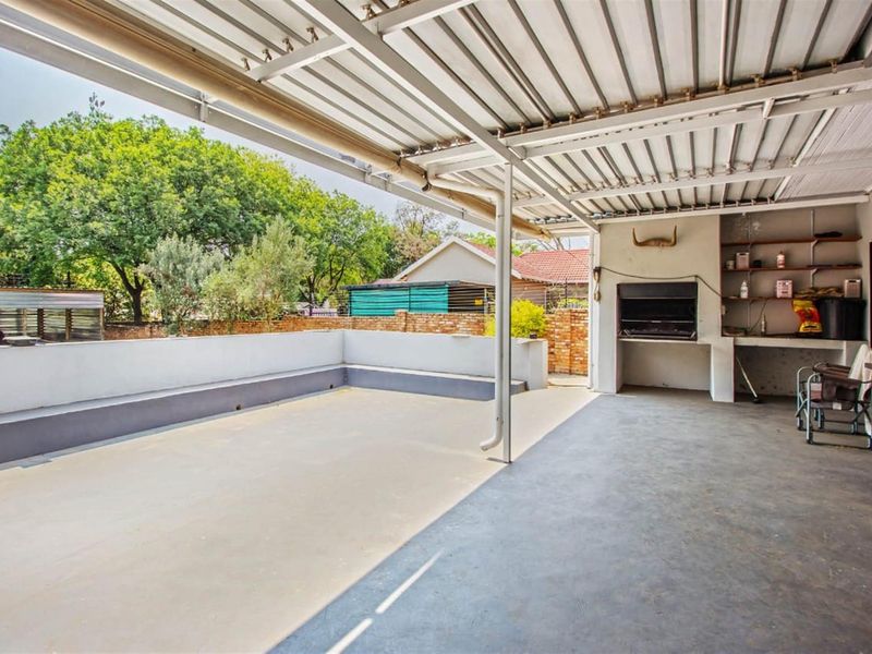 House For Sale in Meyerspark, Pretoria - Photo 7