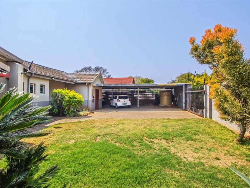 House For Sale in Meyerspark, Pretoria - Photo 5