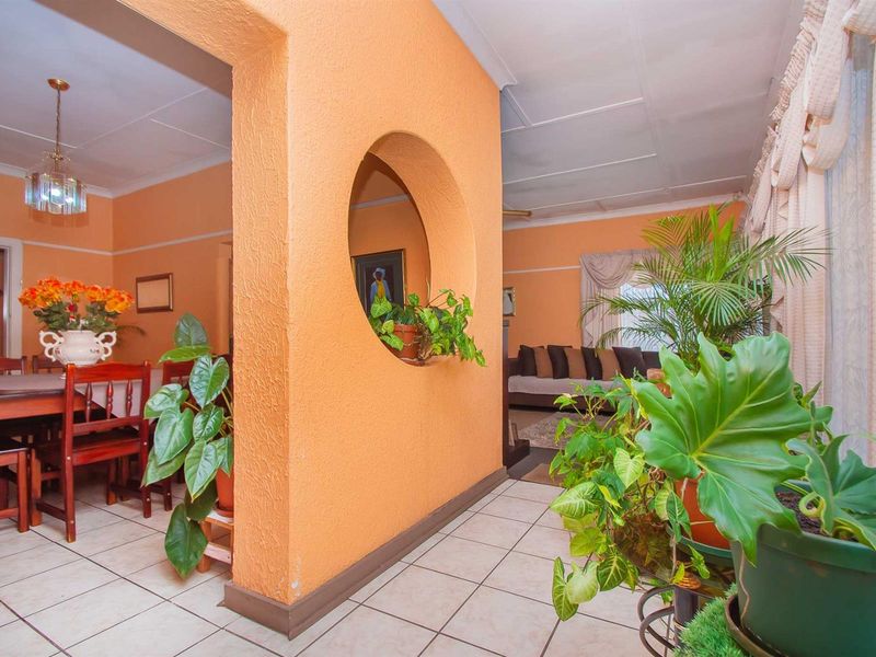 Classic Charm in the Heart of Maraisburg - Photo 3