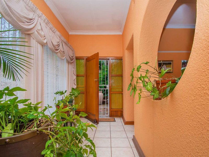 Classic Charm in the Heart of Maraisburg - Photo 2